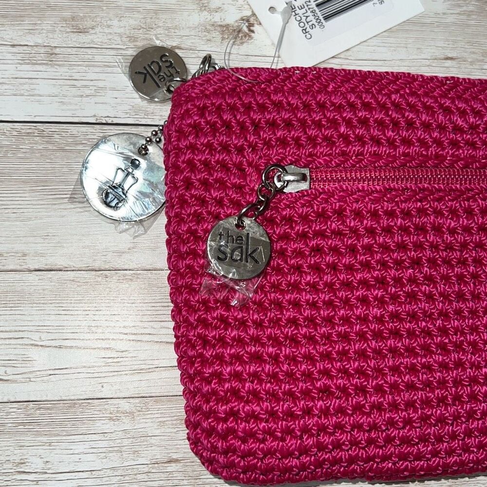 NWT THE SAK Crochet Craze Whatever Pinkberry Wristlet Silver Tone Hardware - Picture 3 of 14